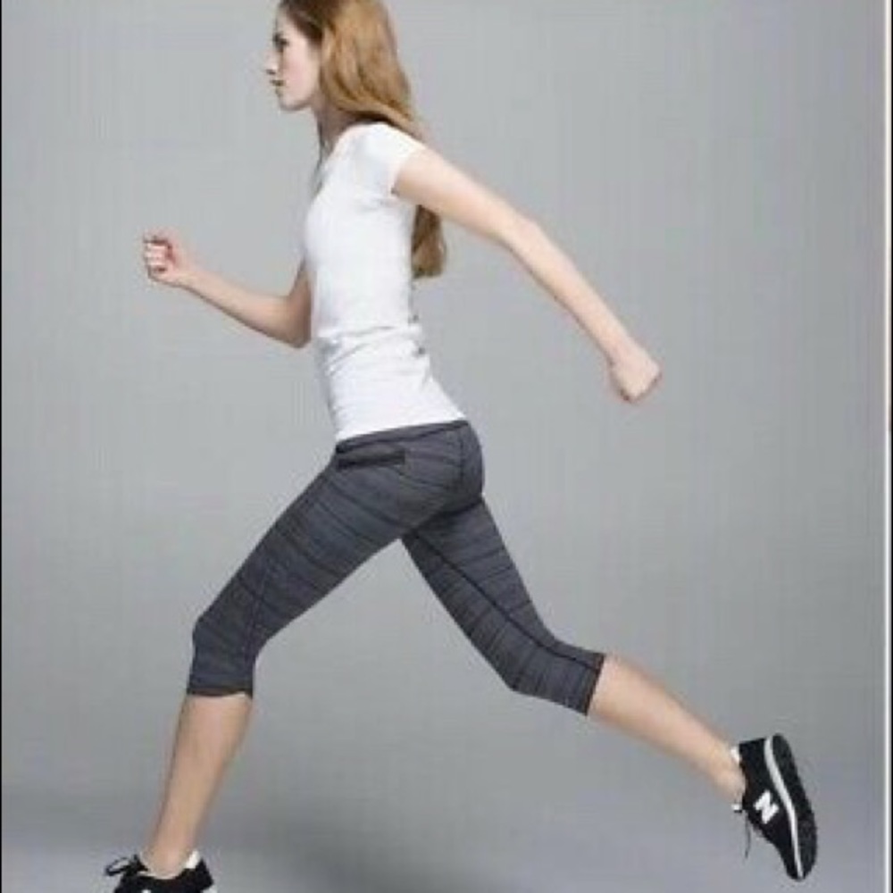 Lululemon Run Top Speed Crop Cyber Stripe Leggings